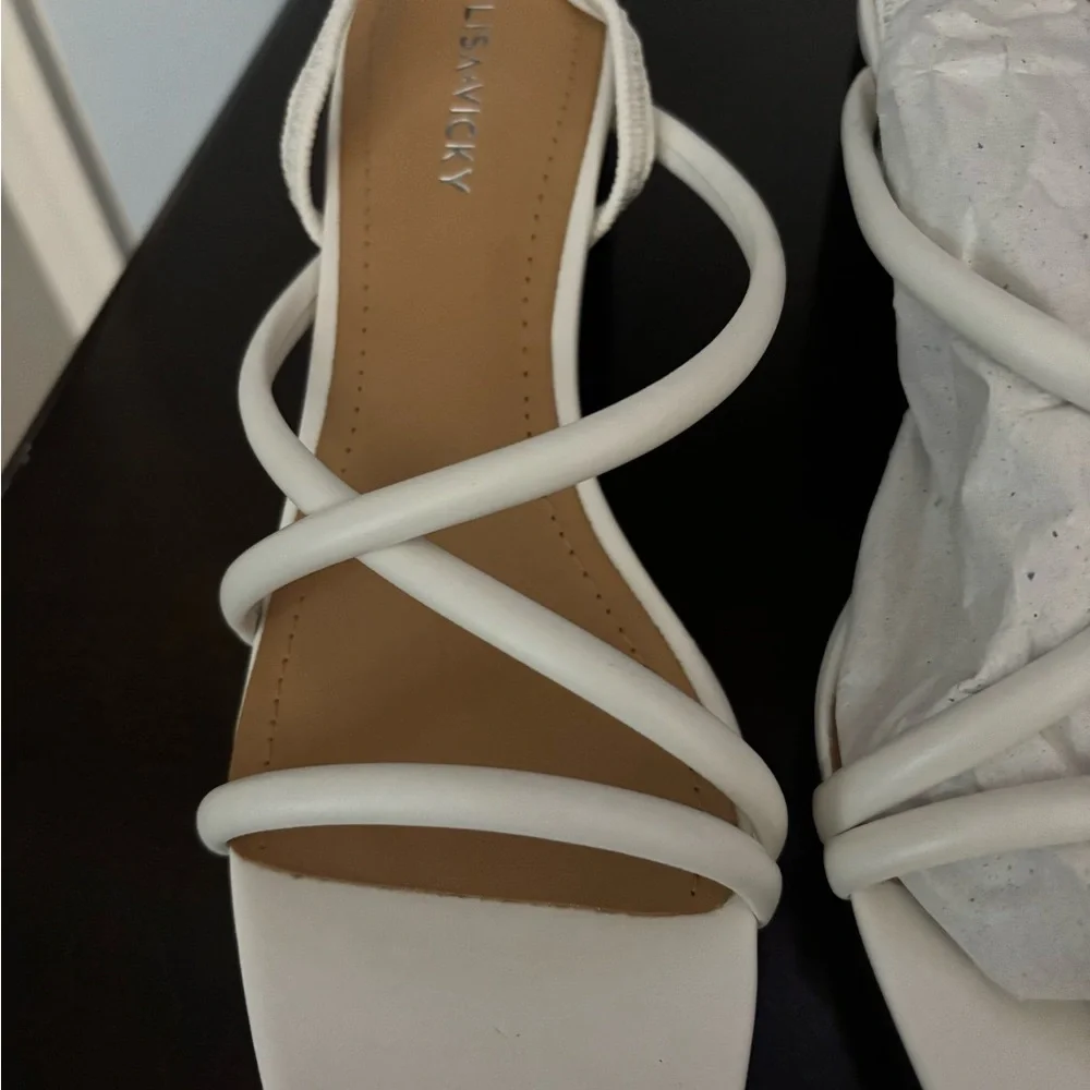 Lisa Vicky ILLUME-V White Sheep Nappa Block Heel Sandals - Size 7.5 M NIB